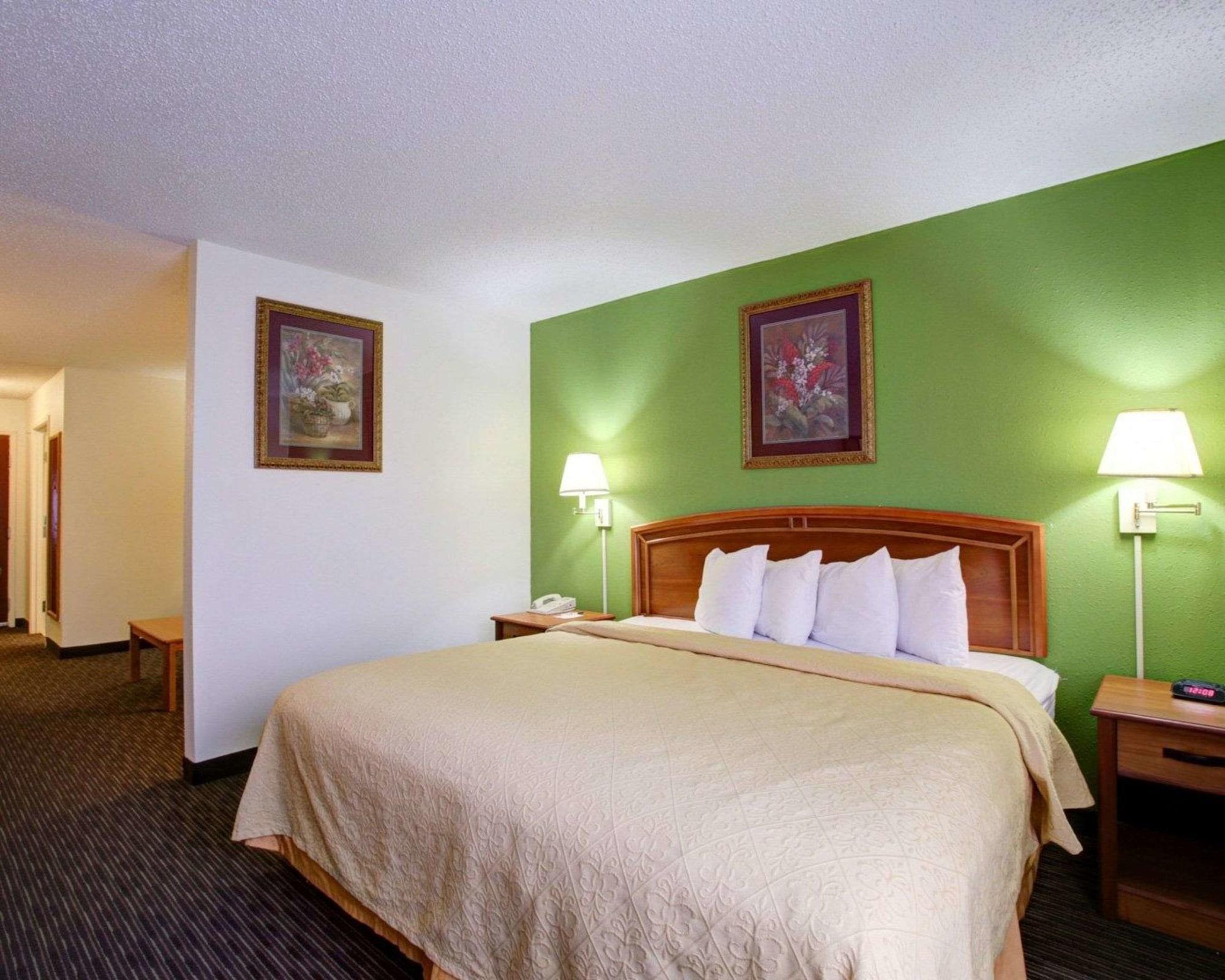 Quality Inn & Suites Airport Austin Exterior foto