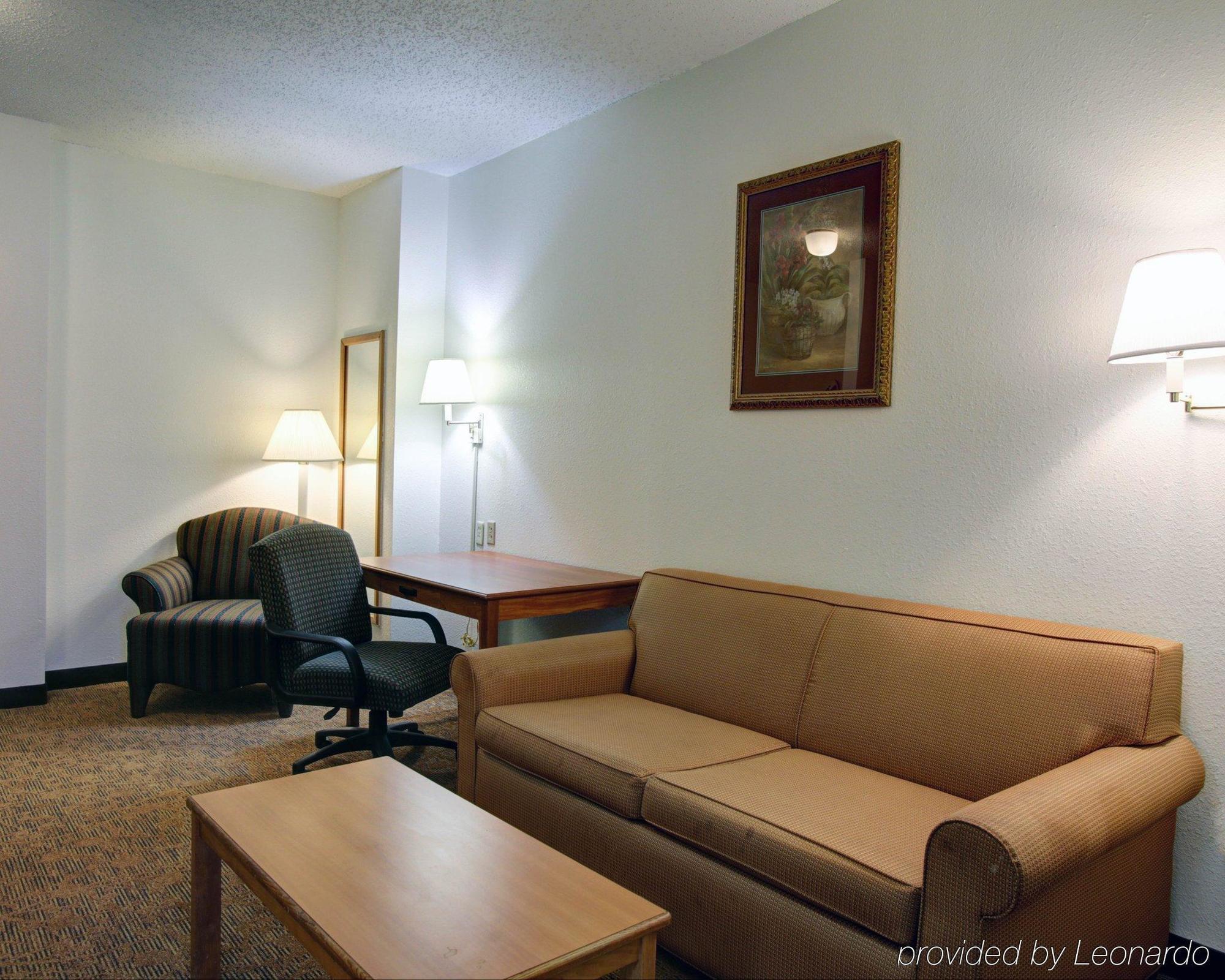 Quality Inn & Suites Airport Austin Exterior foto
