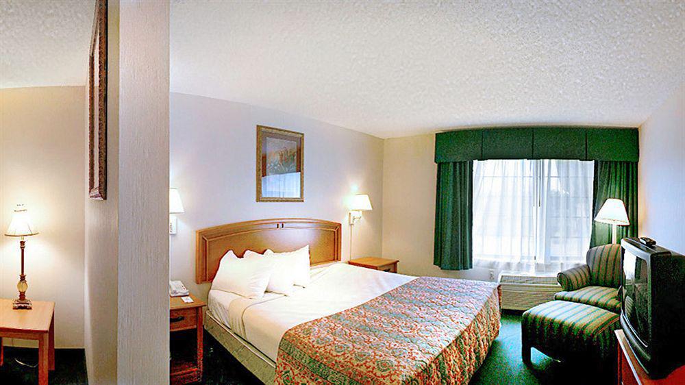 Quality Inn & Suites Airport Austin Exterior foto